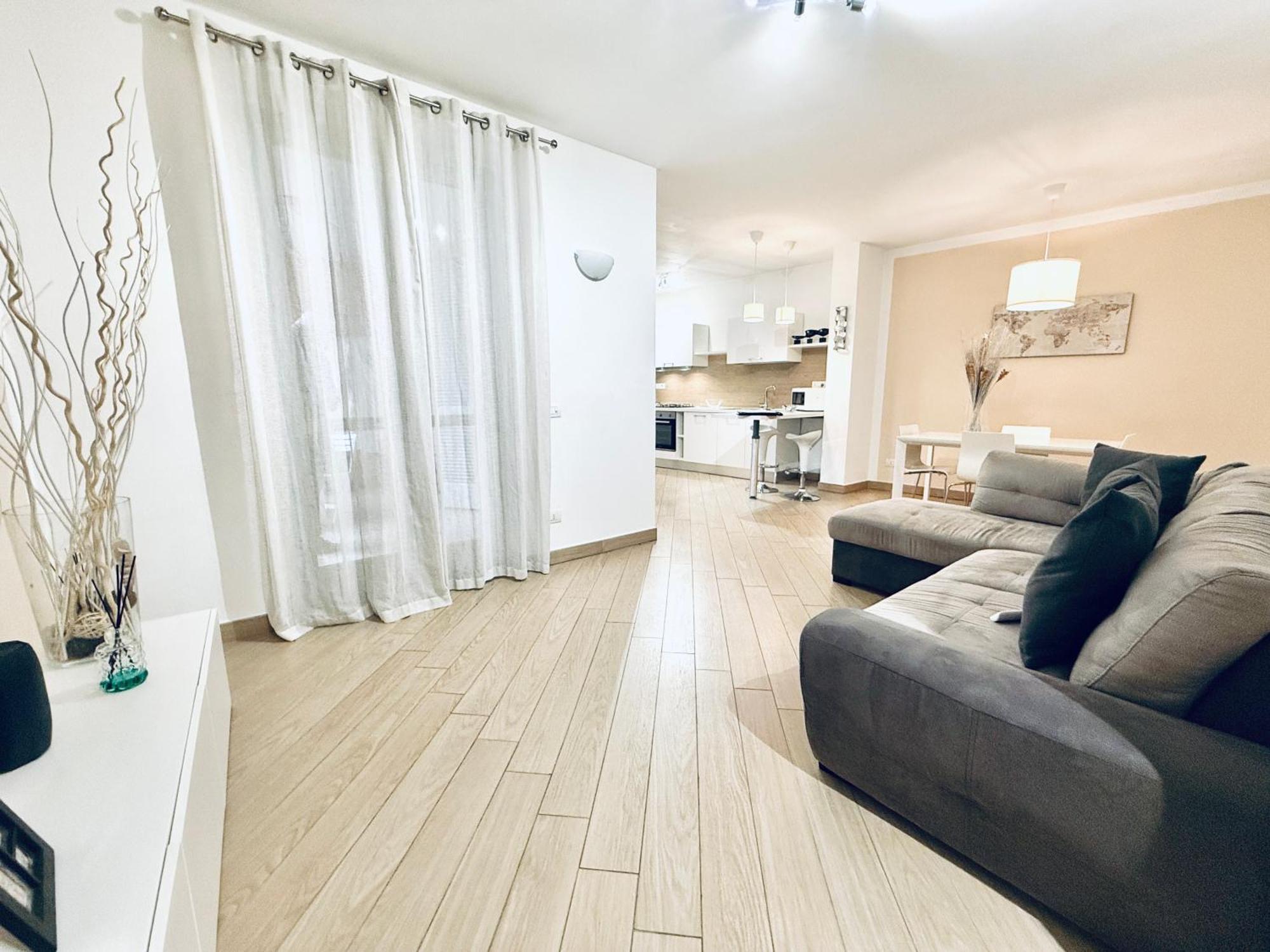Comecasa Modern Apartment In Historical Centre Asti Zewnętrze zdjęcie